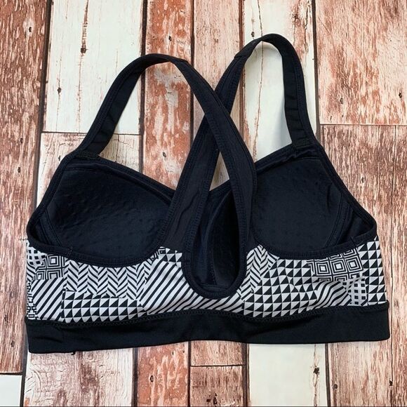 Brooks Uprise Crossback Sports Bra size Small - Picture 6 of 9